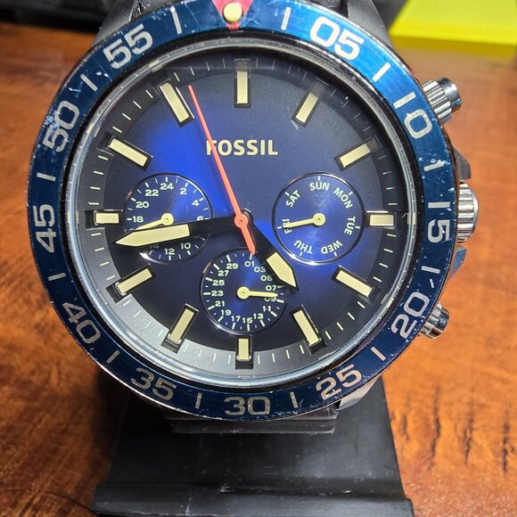 Fossil Watch - Picture 1 of 3